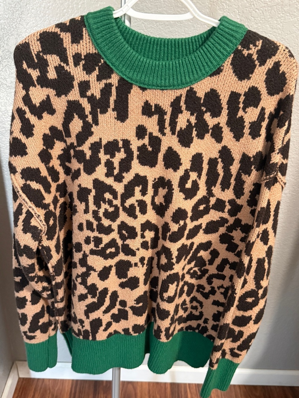 Aerie Leopard Print Sweater Green Trim Size M